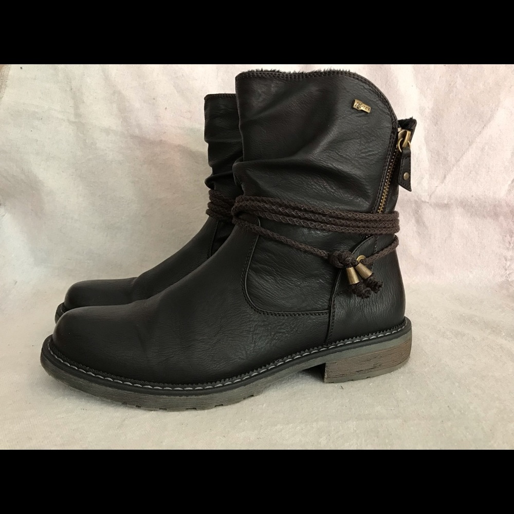 Black boots